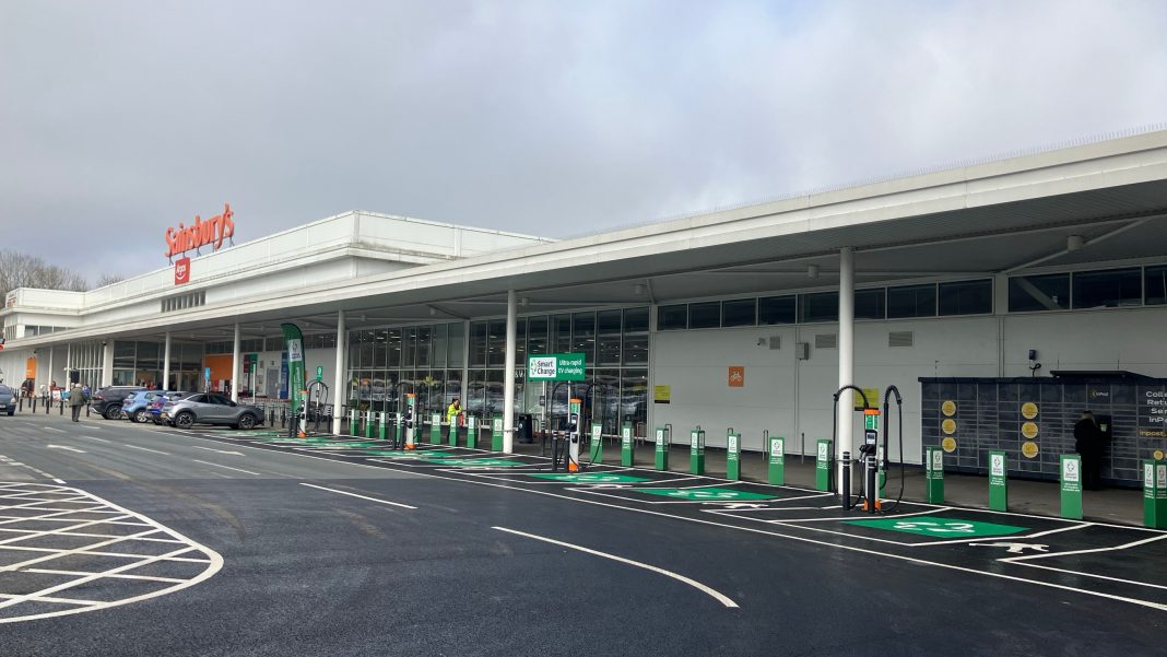 Sainsbury’s helps UK drivers charge on the go with 75th Smart Charge