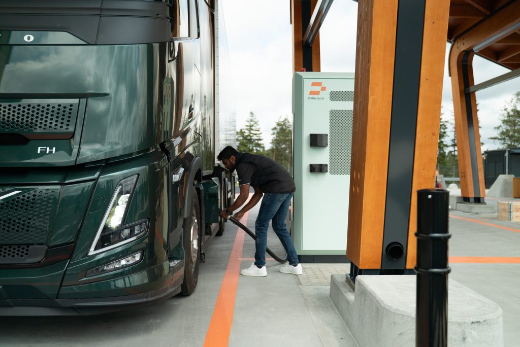 Milence demonstrates the first Megawatt Charging System (MCS) at the hub in Landvetter